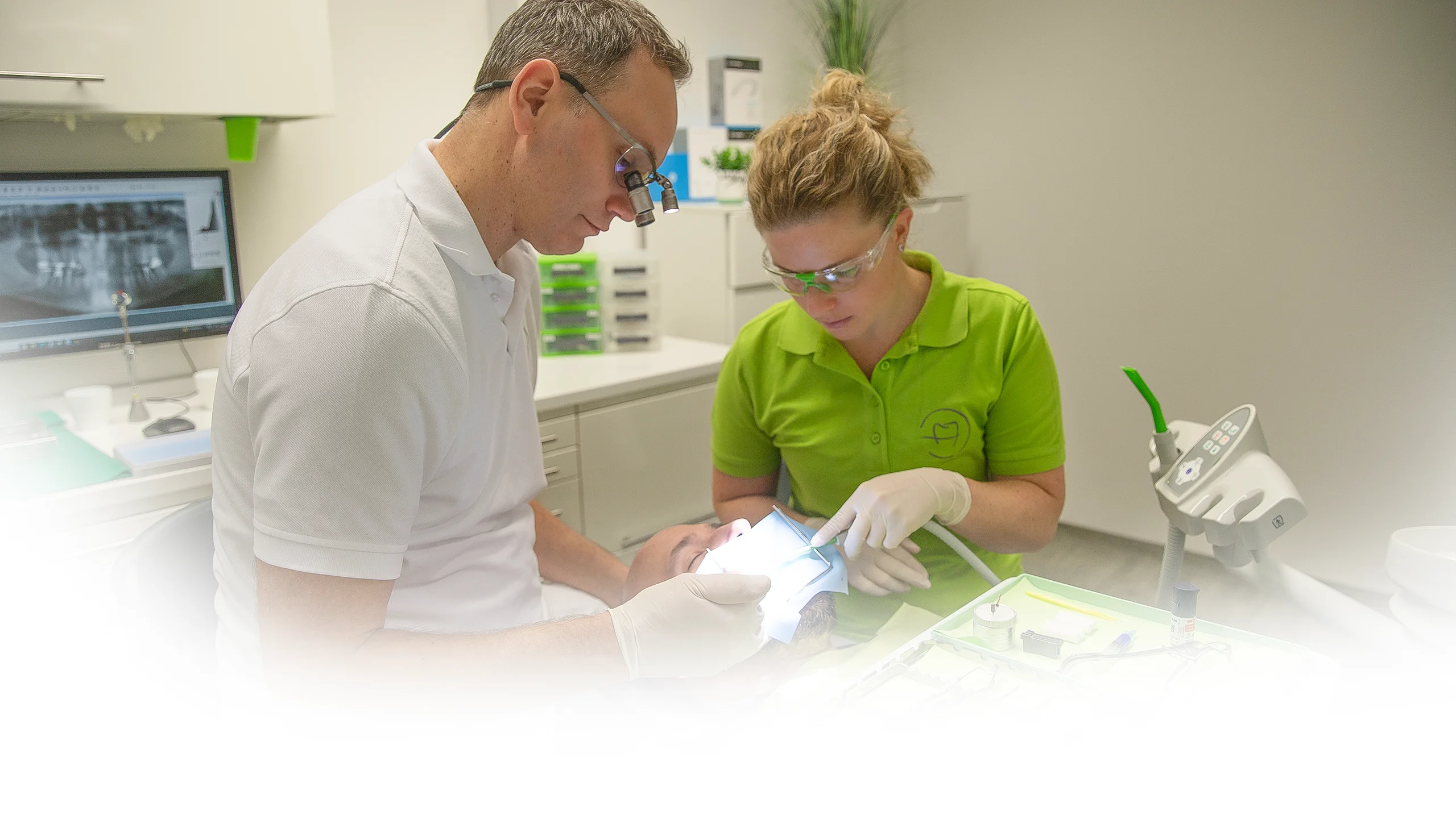 Patientenbehandlung in der Zahnarztpraxis Lenz & Kraft